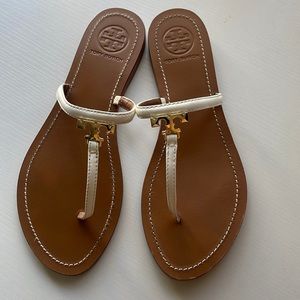 Adorable Tory Burch sandals / flip flops size 8.5